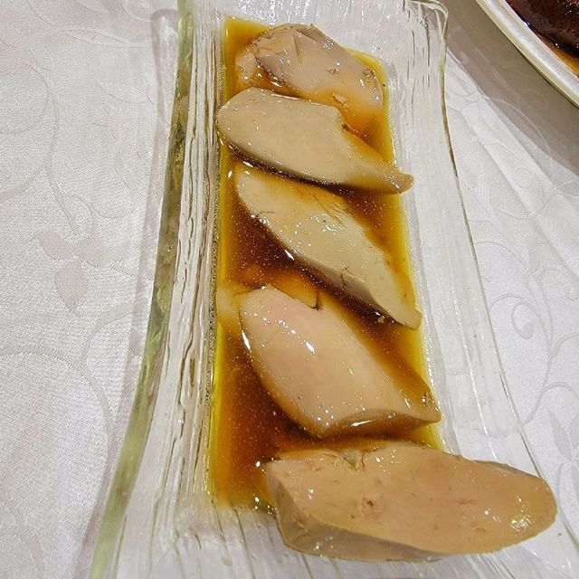 邊個話我傻？請佢食燒鵝!