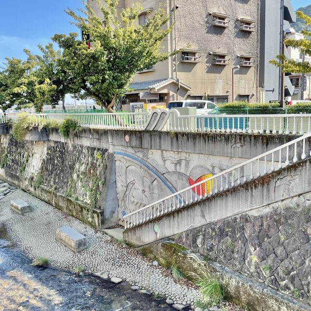 松の木か、椰子の木か