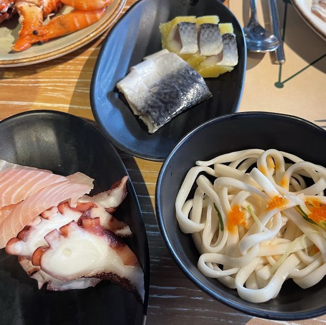 Playt 午市自助餐