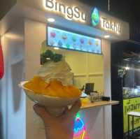 ตลาดของกินอร่อยเพรียบบนักท่องเที่ยวเยอะ😍