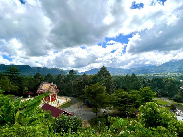 คาเฟ่อาศรมสุข สูงสุดยอดป่า ธรรมชาติ ณ ลานสกา