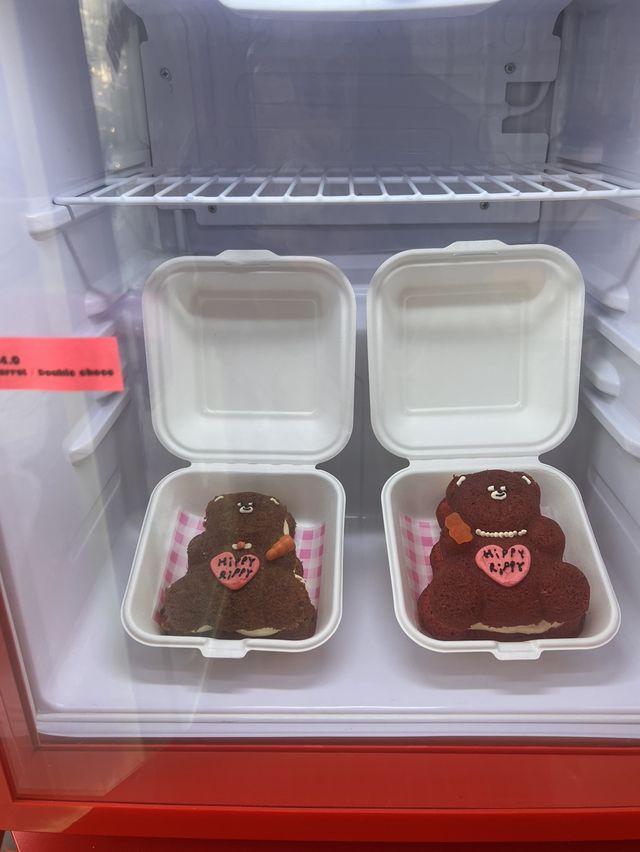 韓国/ソウル【望遠】雑貨も売ってる🍒💛かわいいカフェ🧸