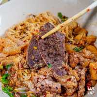 ก๋วยเตี๋ยวเรือแท้สุดแซ่บเข้มข้นจัดจ้านย่านนนทบุรี