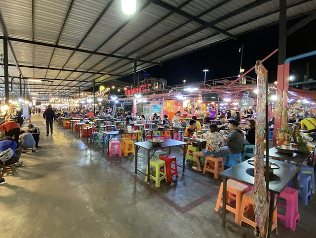 Owl Market ตลาดนกฮูก at Nonthaburi 