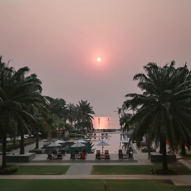 โรงแรมติดริมหาดชะอำ  𝗡𝗼𝘃𝗼𝘁𝗲𝗹 𝗛𝘂𝗮 𝗵𝗶𝗻 