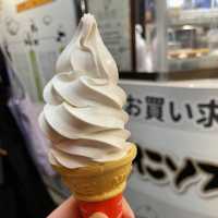 中華街食べ歩きのデザートに杏仁ソフト