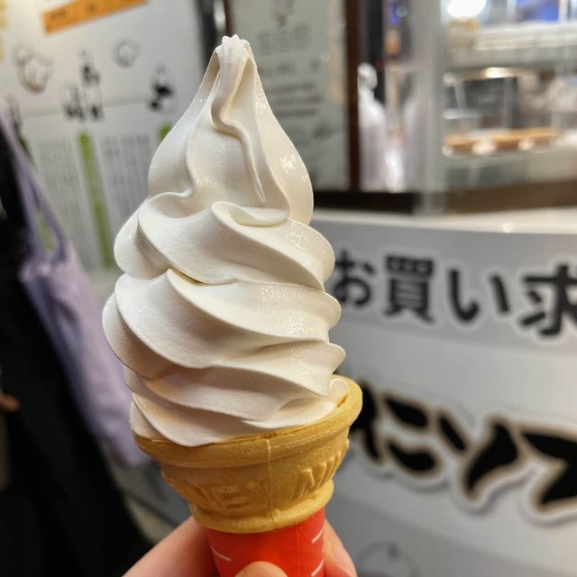 中華街食べ歩きのデザートに杏仁ソフト