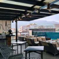 Rise Rooftop Bar & Swimming pool 