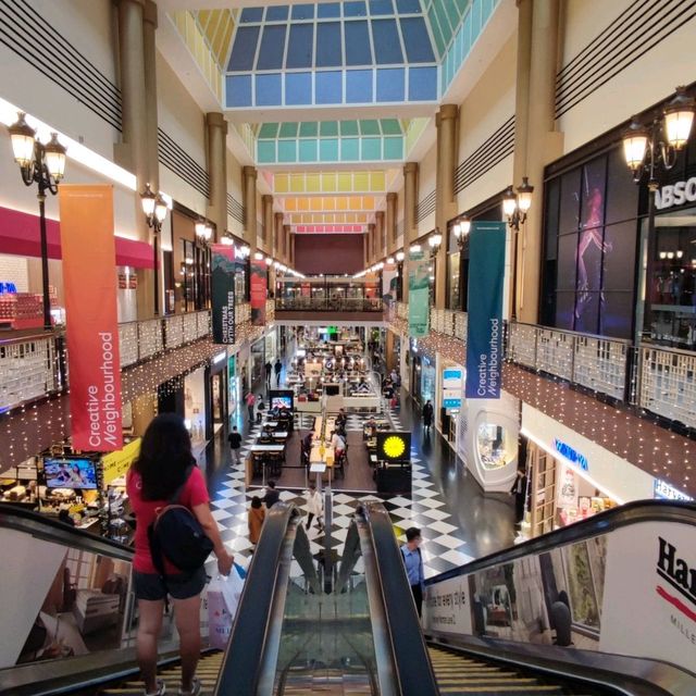 2 Story Shopping and Dining Heaven