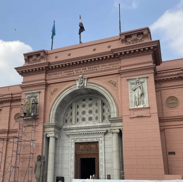 역사가 그대로 녹아있는, 이집트 박물관