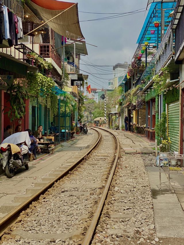 Hanoi train street 🚂