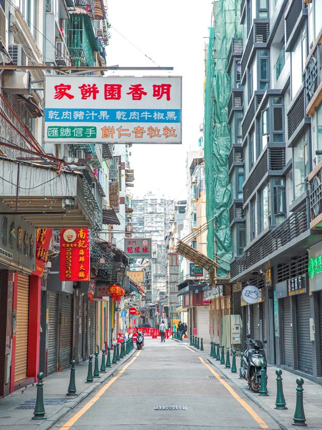 One day, walk 20,000 steps! These Portuguese-style streets in Macau are worth it.