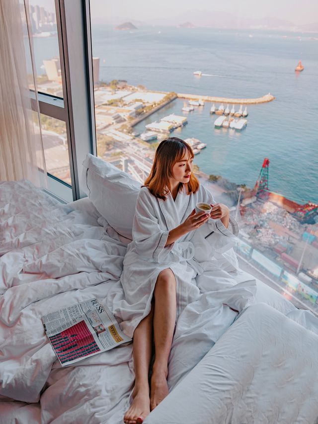 Three years after passing the level, I finally moved into this Victoria Harbour sea view hotel. Three years after passing the level, I finally moved into this Victoria Harbour sea view hotel.