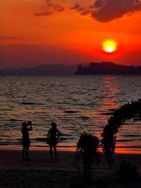 Thailand Krabi | Amari Vogue, a stunning resort on a romantic sunset beach.