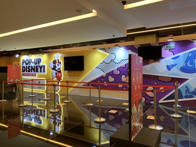 Disney Store In Singapore 😍