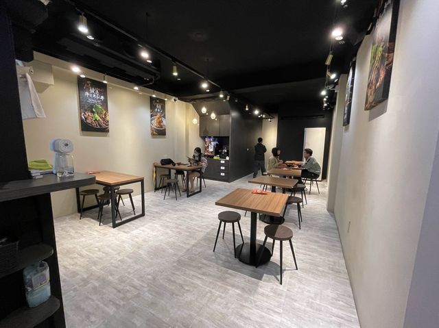 臺中北屯 牛丁次郎坊x深夜裡的和魂燒肉丼x水湳經貿支店 臺中北屯 牛丁次郎坊x深夜裡的和魂燒肉丼x水湳經貿支店