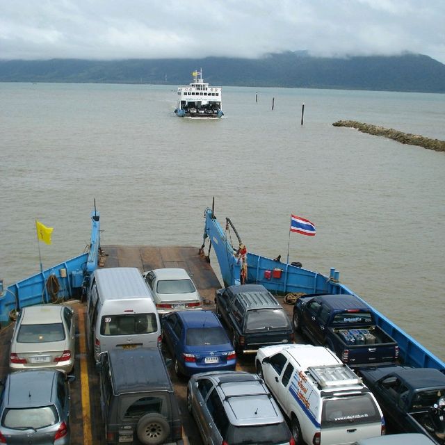 ท่าเรือเฟอร์รี่อ่าวธรรมชาติ