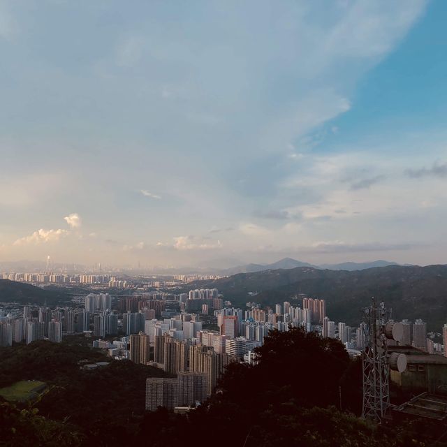 春季旅行可以挑戰香港三尖