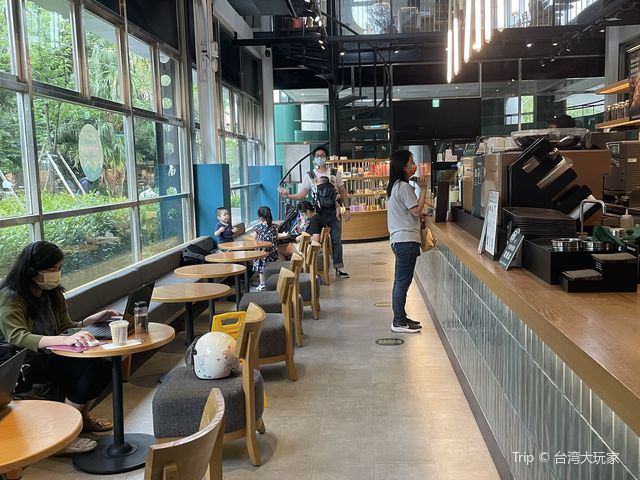 星巴克新竹動物園門市 特色造型還有紀念商品絕對值得來