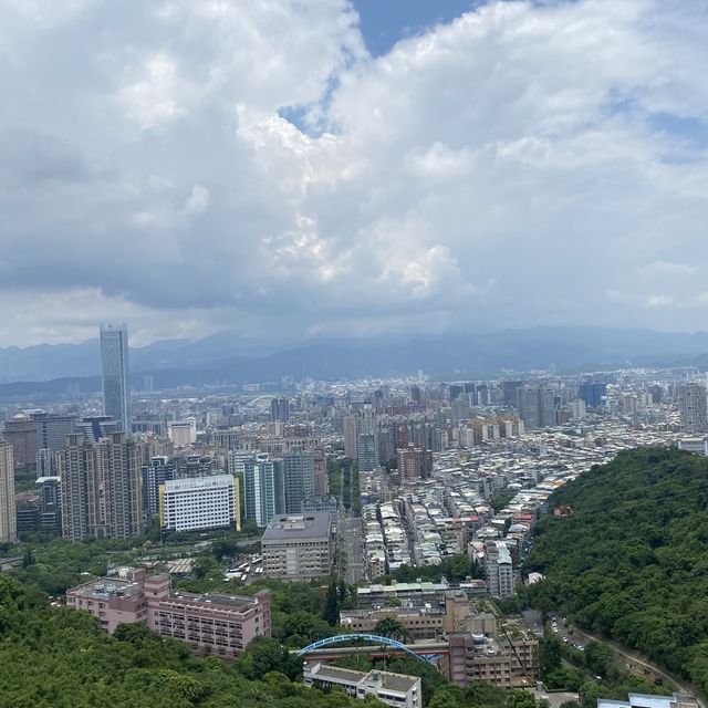 《台北》都市中的淨土—象山親山步道！