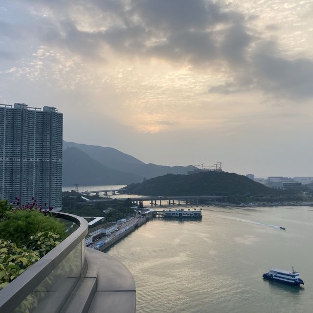 Sheraton Hong Kong Tung Chung Hotel 