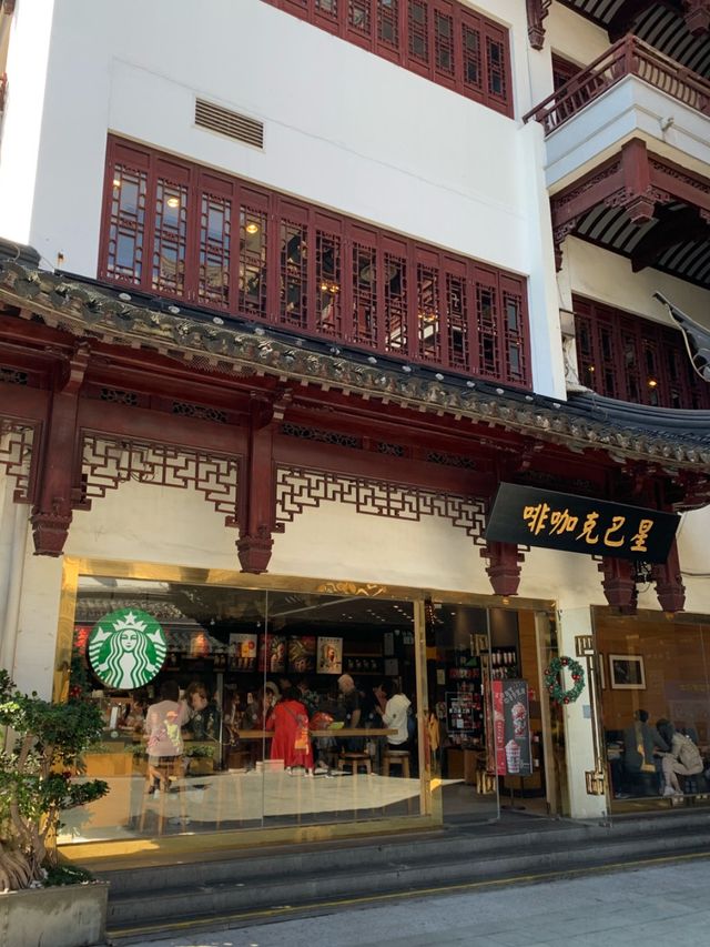 Modern Shopping in Ming Dynasty Pavilions