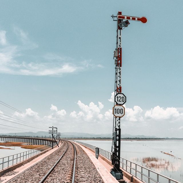 สะพานรถไฟโคกสลุง จ.ลพบุรี ถ่ายรูปชิคๆ 