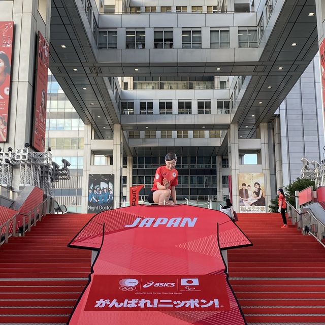 ビッグ佳純とハイタッチ！