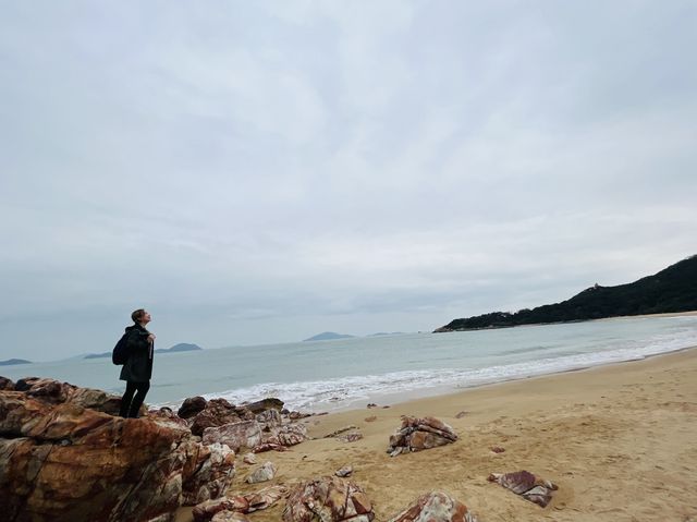 大嶼山西南面。分流行山｜由石壁到大澳長征6小時｜途經多個超美的海灣。登上香港最古老的炮台｜中級靚景行山路線 
