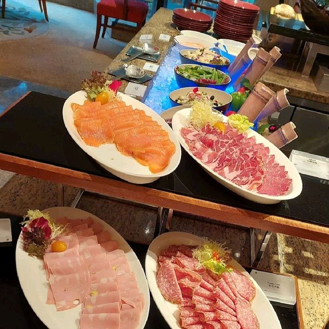 自助餐🍖🍗🥩🍝🍢🍜🍽️
