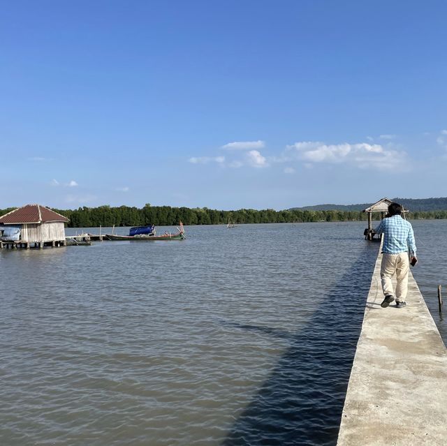 In front of Koh Themy 