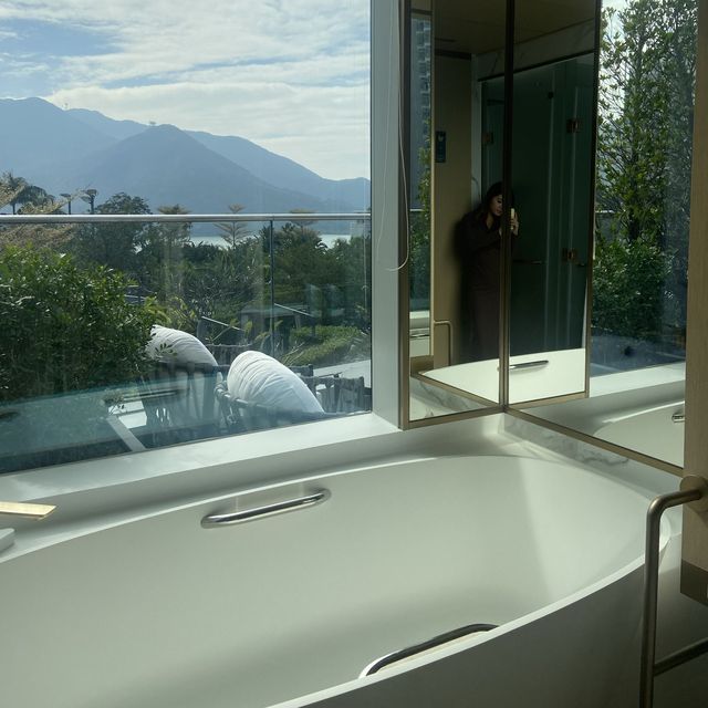A Real Staycation: Silveri -M Gallery
