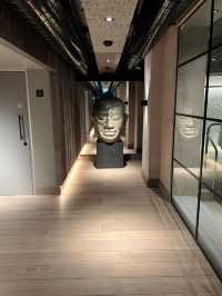 UK hotel Manchester, this hotel has delicious food, high-end atmosphere, and good for taking photos.