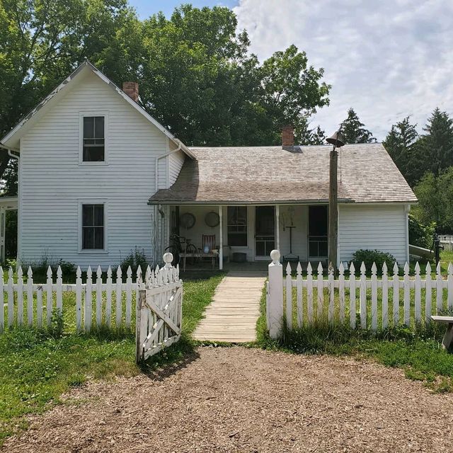 Living History Farms
