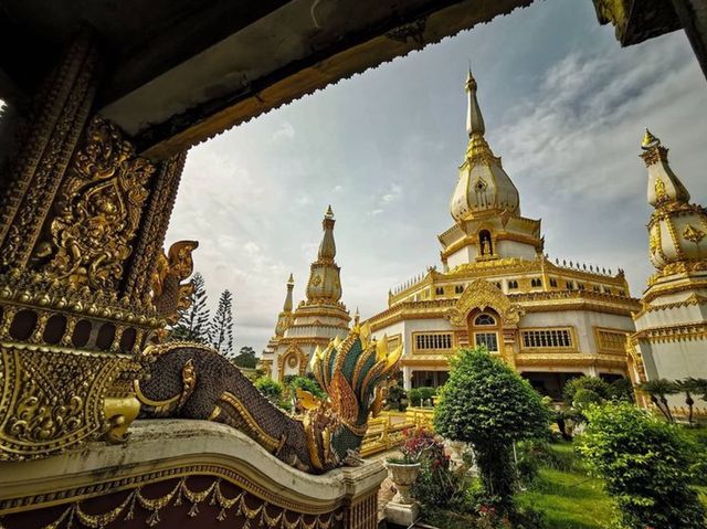 พระมหาเจดีย์ แห่งเมืองอีสาน 