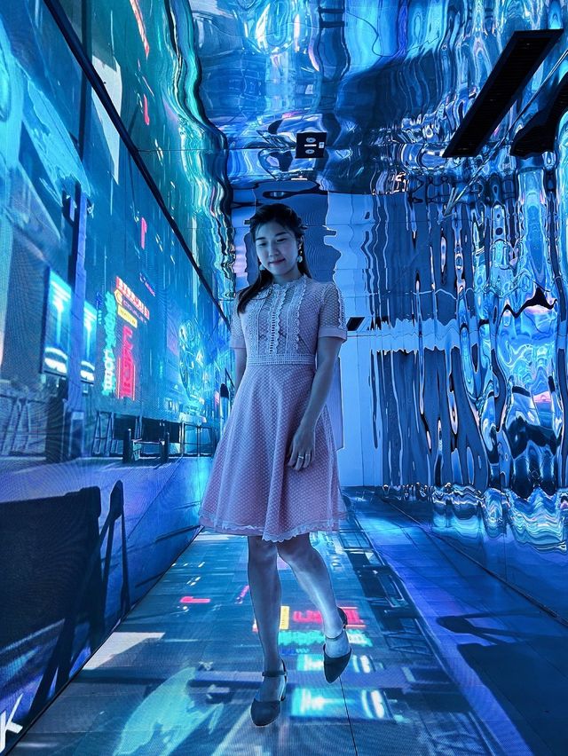 未來感落地玻璃睇日落一流打卡餐廳🥰