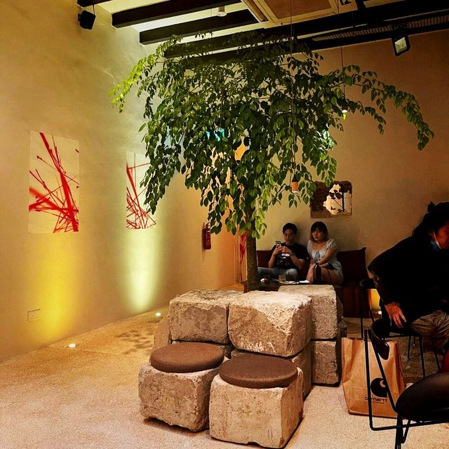 Cafe serving fusion Korean dishes