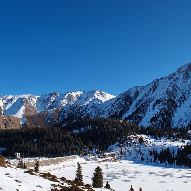 Almaty lake in winter