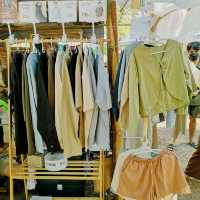 กาดนั่งก้อม
