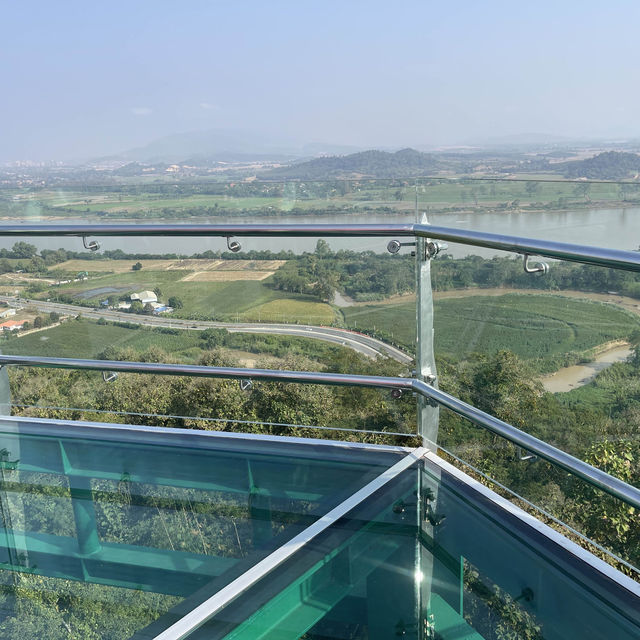 skywalk วัดพระธาตุผาเงา