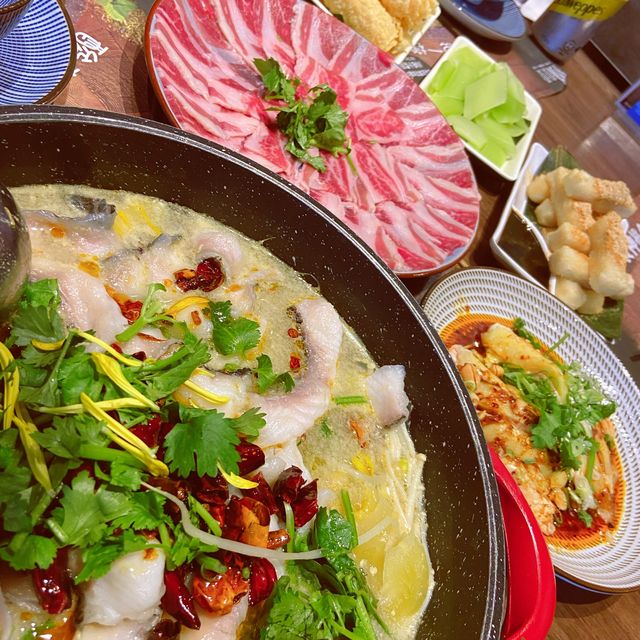 超特別嘅酸菜魚火鍋體驗