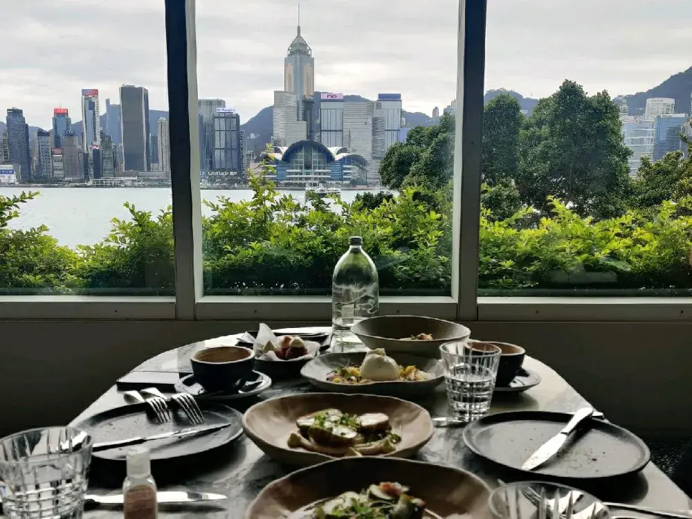 Hue Dining 望住海景食fusion菜💙🤍chill下又一日🐖