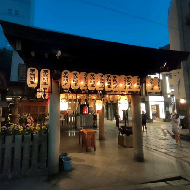 【大阪 法善寺横丁】いちばん美しい黄昏時の法善寺さん✨