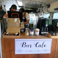 • Bus Cafe 🚌🥤 คาเฟ่สไตล์แคมป์ปิ้ง 🍰🍟🧡