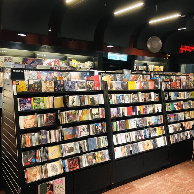 💽🎙不打洋音樂館裡的膠友故事🎼🎹Eslite Xinyi Store 誠品信義店