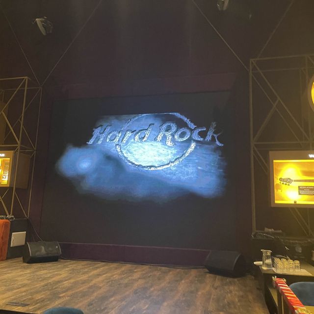 인도에서 즐기는 열정 “Hard Rock Cafe”