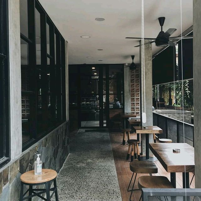 THE COFFEE COMPANION