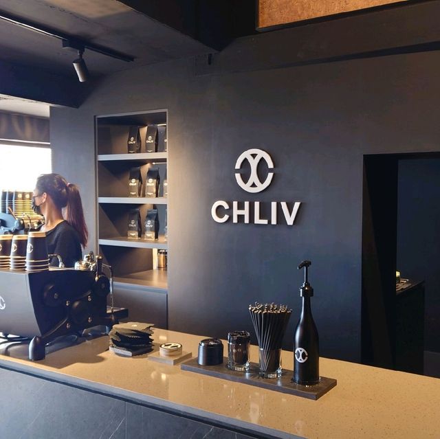 九份老街內 世界咖啡拉花冠軍開的店 CHLIV