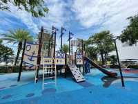 Sentosa Cove Village by the sea