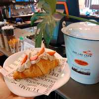 The Lao Cafe' Coffee& Music Angthong
